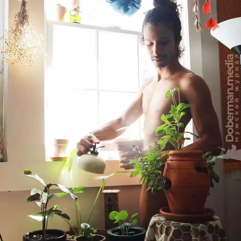 🌿🌞 Сегодня Всемирный день обнаженного садовода 8 23123211