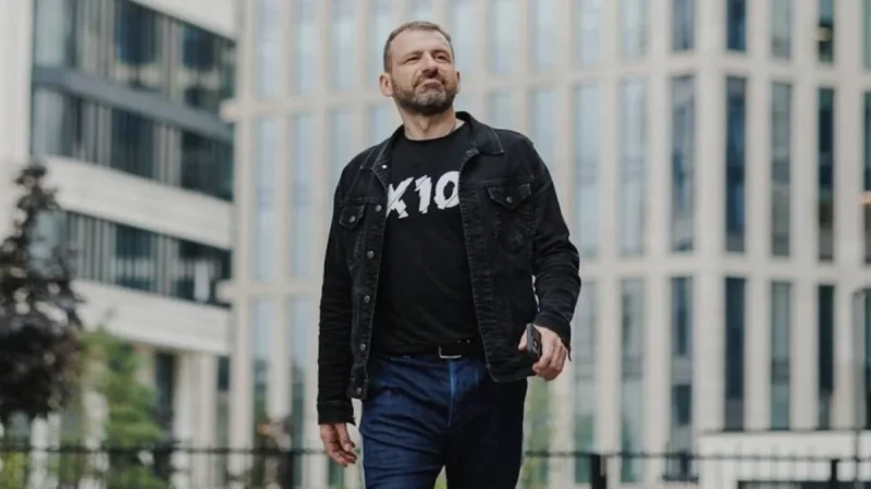 Der Milliard&auml;r kaufte die Rechte an Gufs Album "City of Roads" f&uuml;r 95 Millionen Rubel, um es zu vernichten