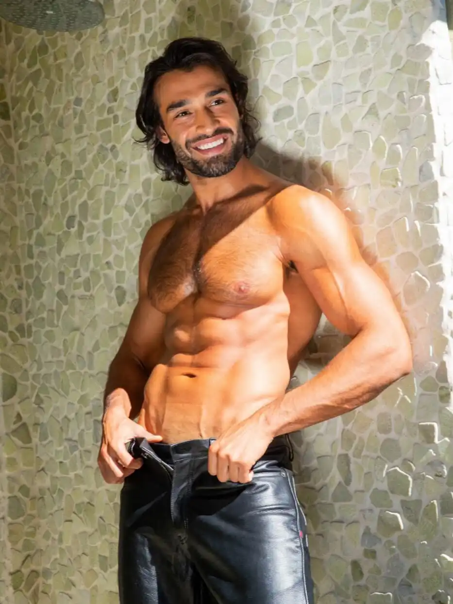 Сэм Асгари, бывший муж Бритни Спирс, снялся в эротическом журнале Playgirl 4 SnapInsta.to 590415005 18550483345034840 568364475237760679 n копия
