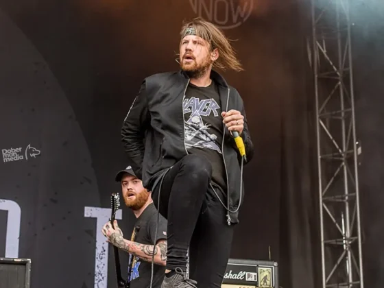 Фронтмен Beartooth Калеб Шомо совершил каминг-аут: «Я — гордый гей» 2 3242342333